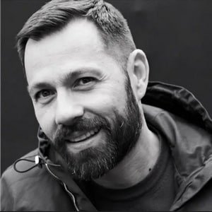 Franck Benhamou - Professeur de yoga Iyengar à Paris – Studio Yoga République